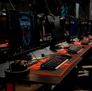 GamersLab Братислава — компьютерный клуб, открытый с помощью Dasclub
